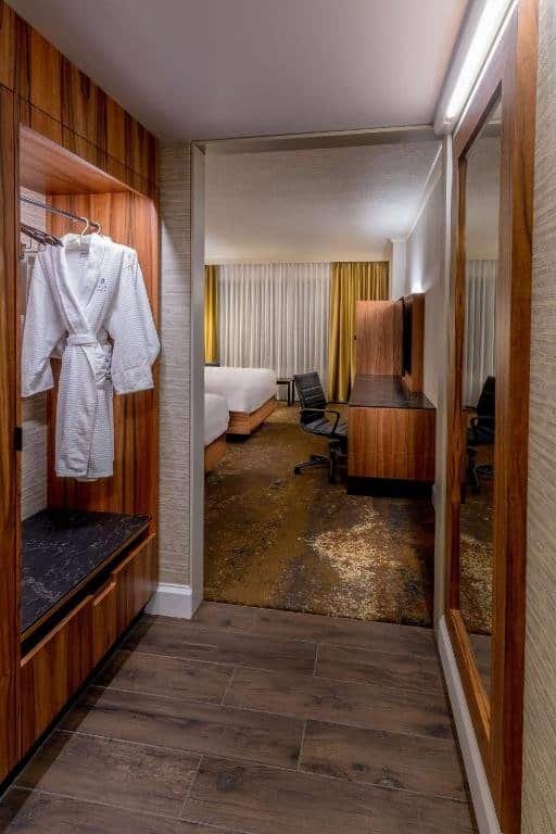 Where to Stay in Calgary: Hyatt Regency Calgary